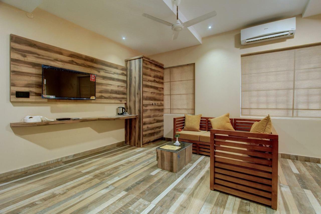 Hotel Laxman Residency Mangalore Kulurkudrū Exterior foto